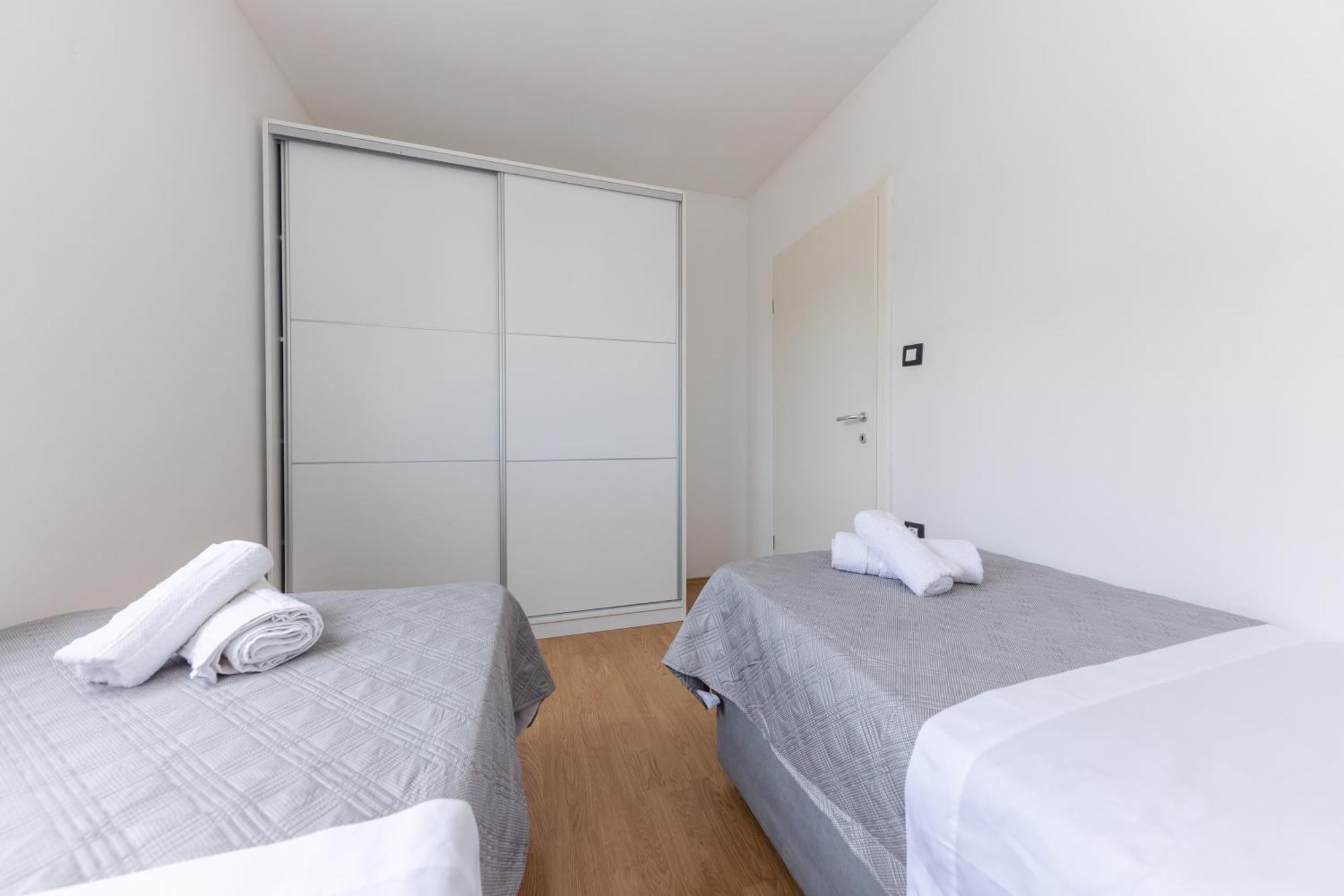 House Niko M With 6 Apartments Split Extérieur photo