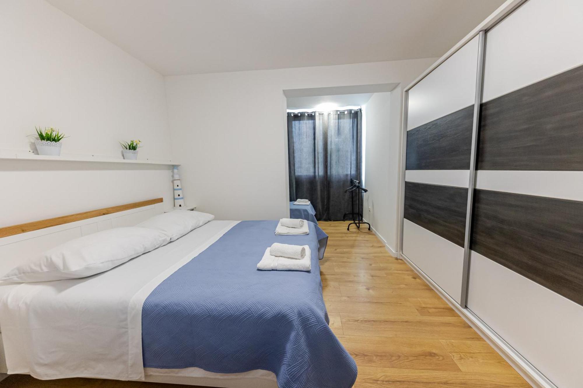 House Niko M With 6 Apartments Split Extérieur photo