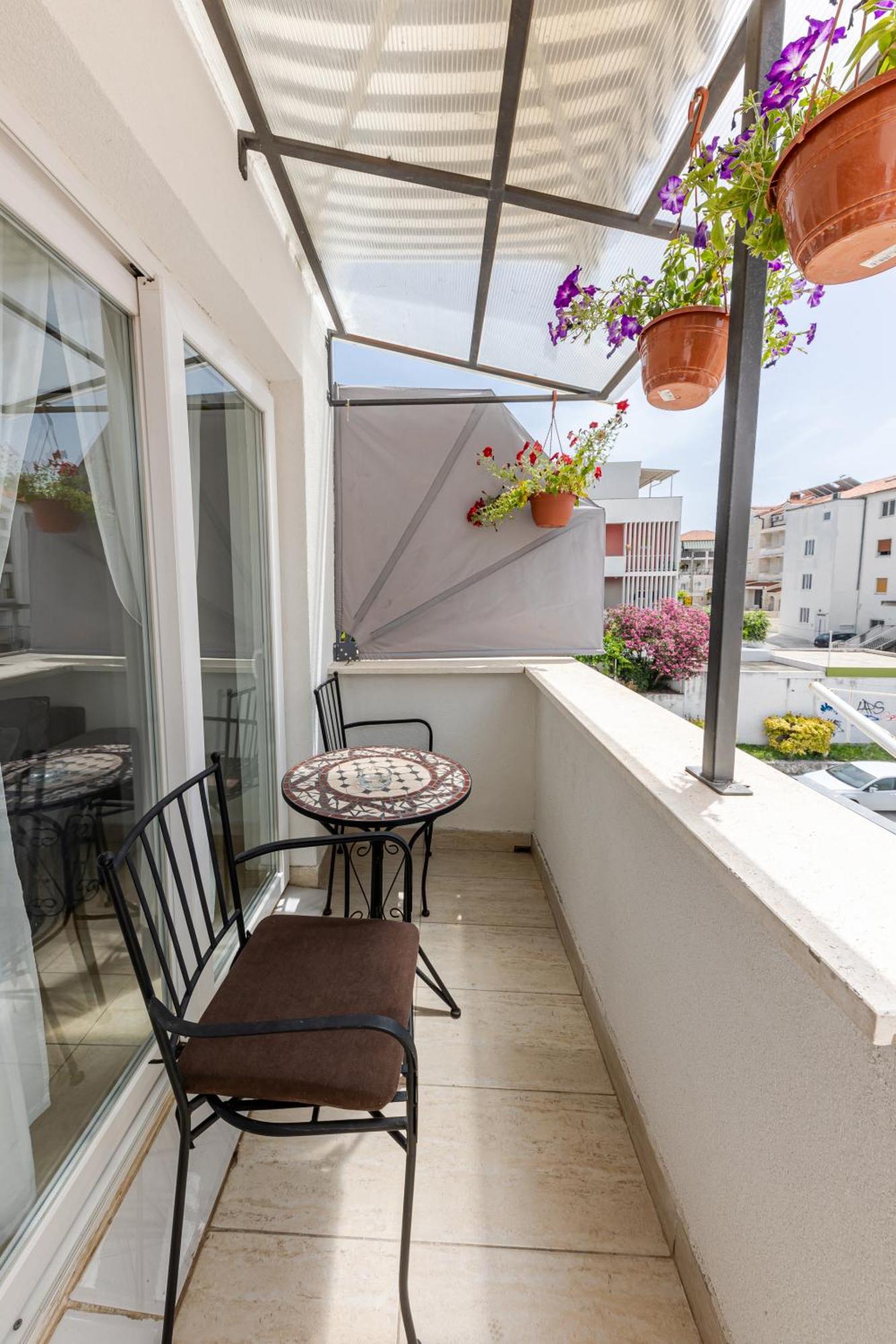 House Niko M With 6 Apartments Split Extérieur photo