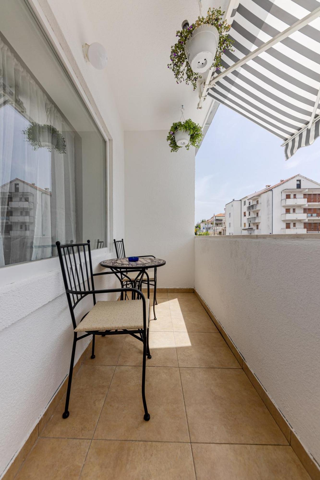 House Niko M With 6 Apartments Split Extérieur photo