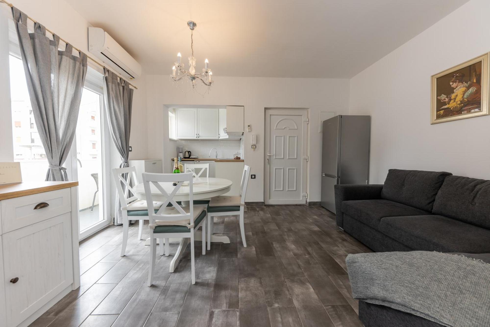 House Niko M With 6 Apartments Split Extérieur photo