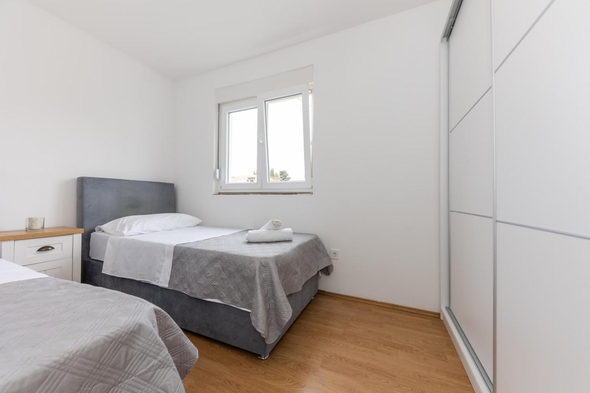 House Niko M With 6 Apartments Split Extérieur photo