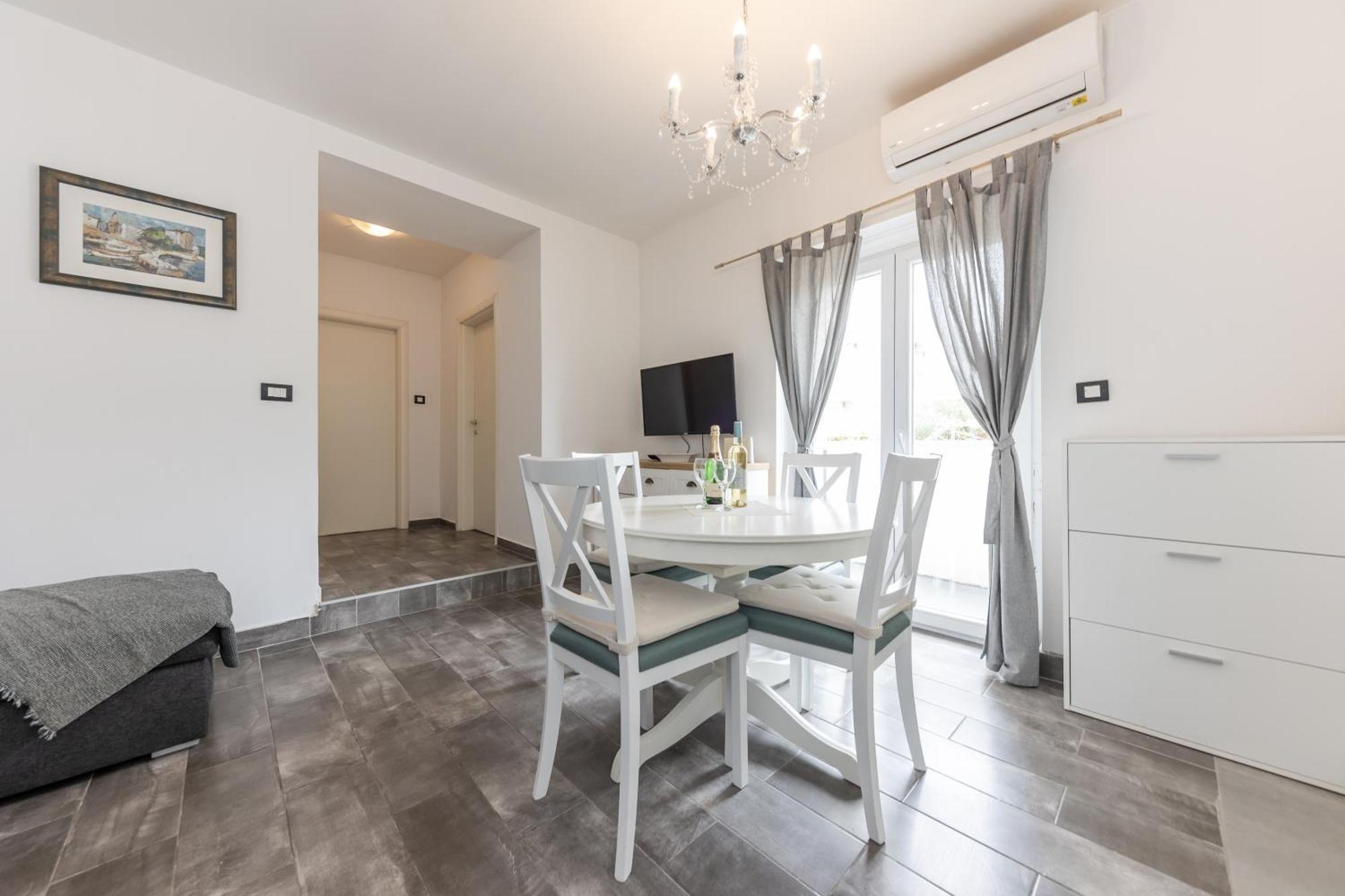 House Niko M With 6 Apartments Split Extérieur photo