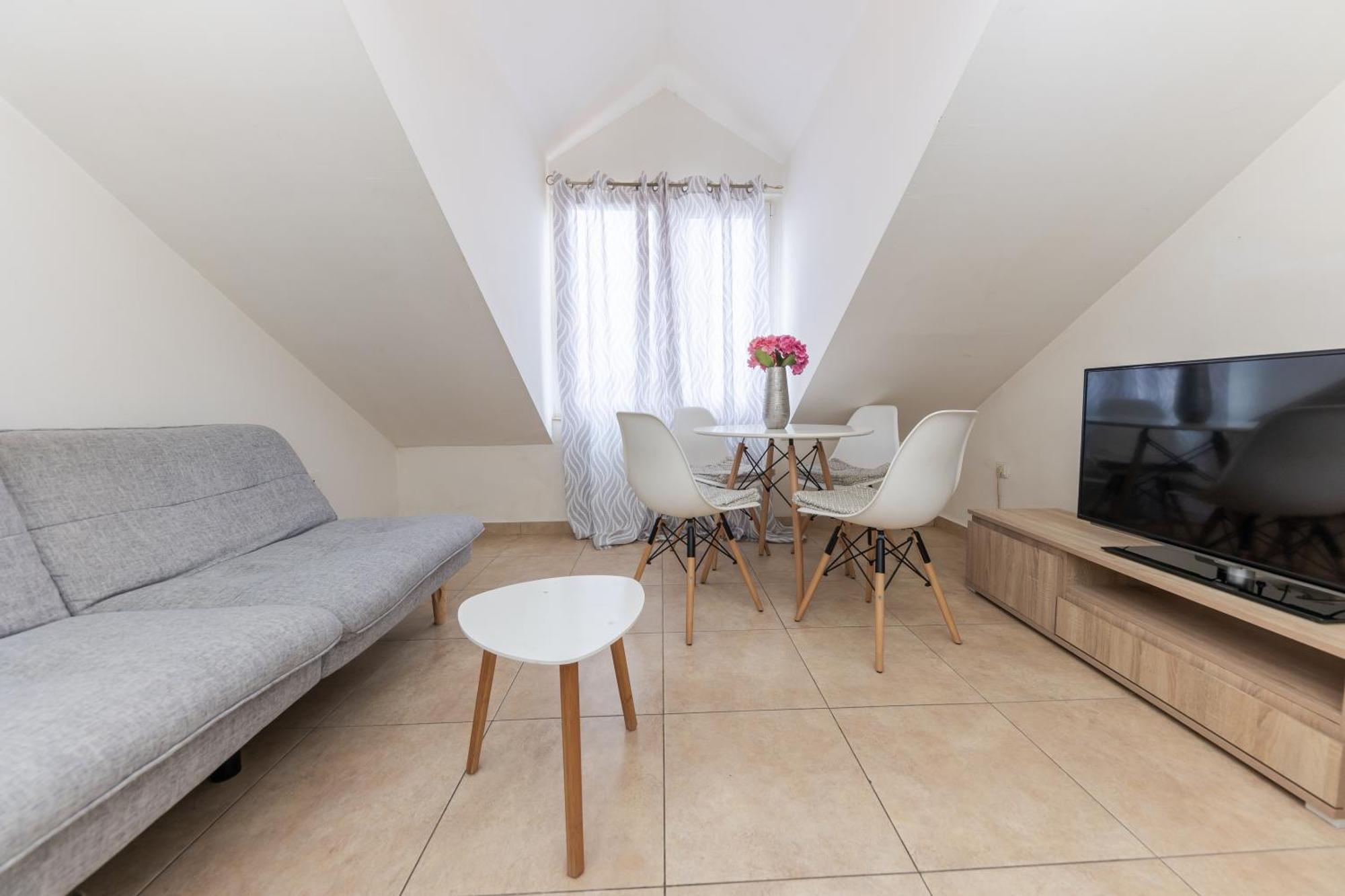 House Niko M With 6 Apartments Split Extérieur photo