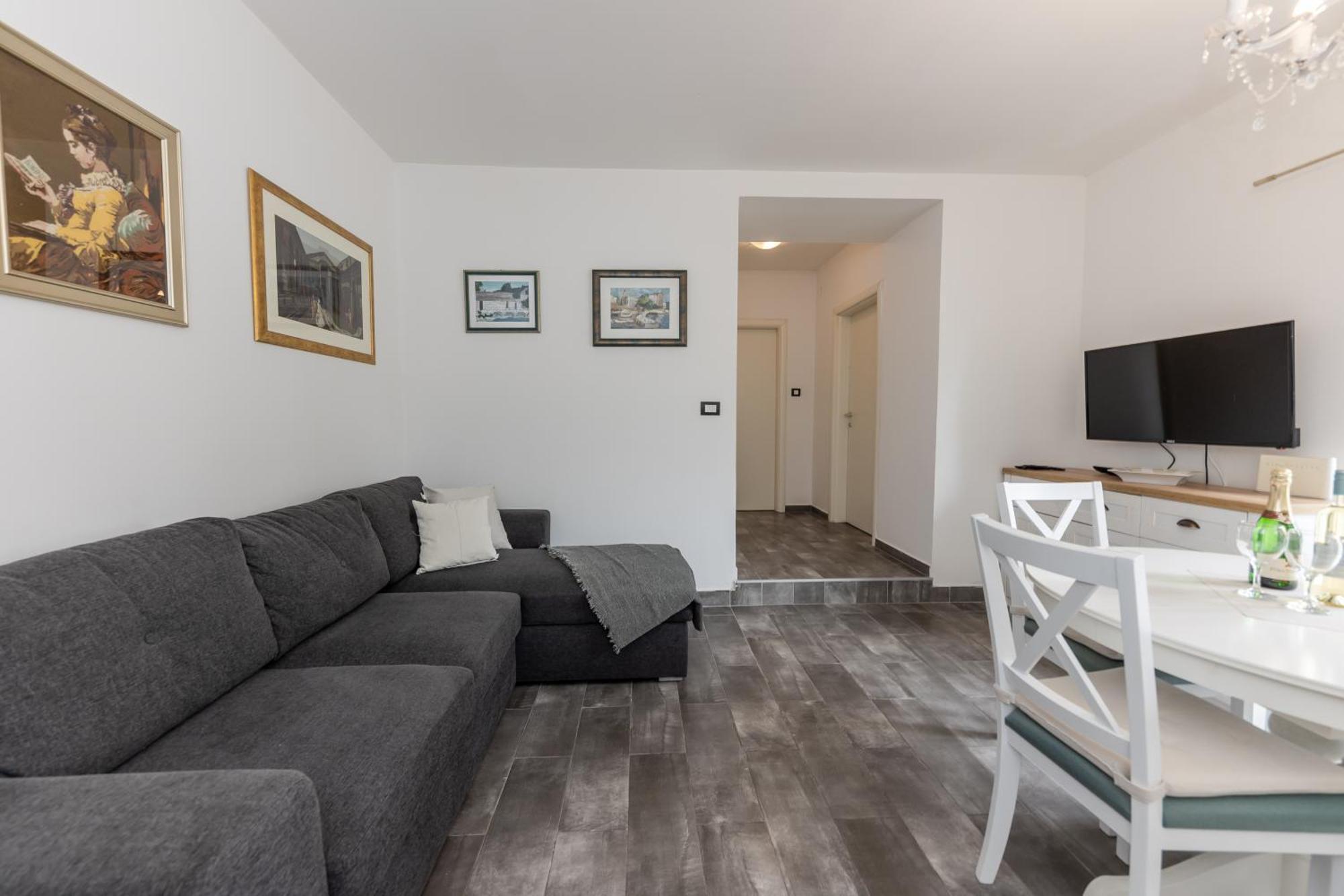 House Niko M With 6 Apartments Split Extérieur photo